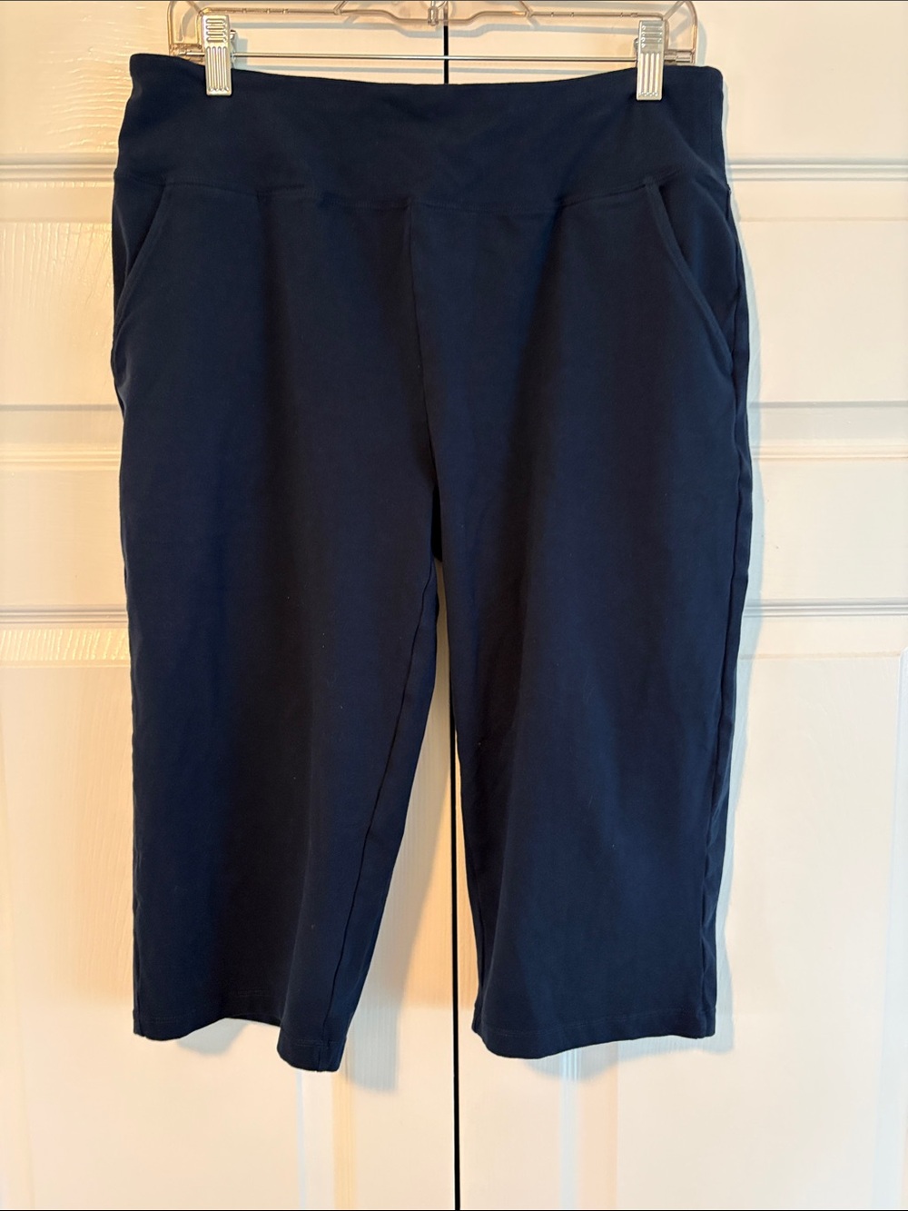 Navy Cropped Active Capri Pants XL